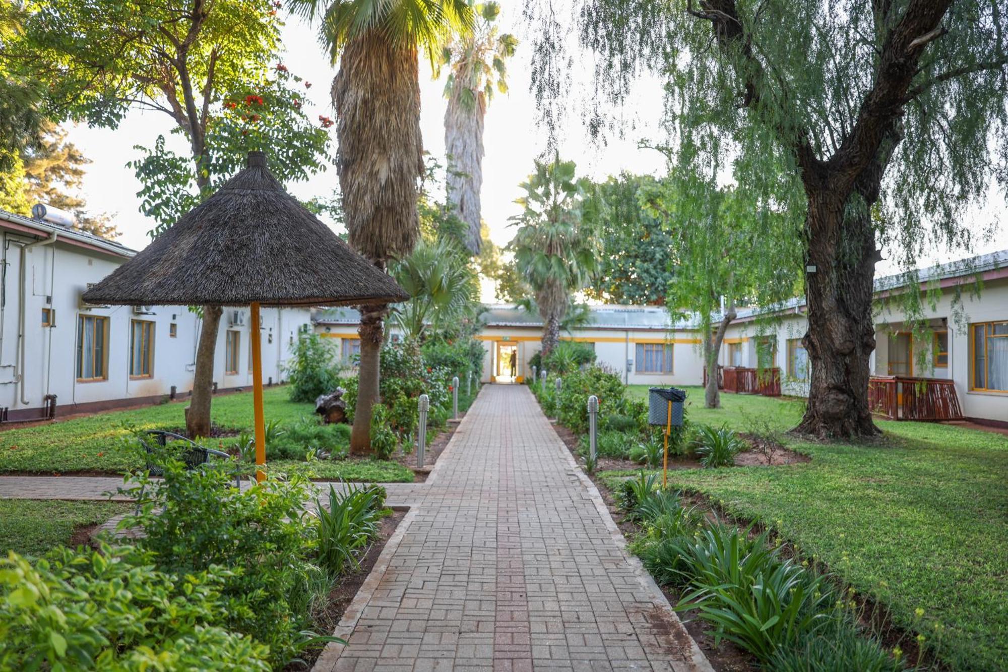 Cresta Botsalo Hotel Palapye Esterno foto
