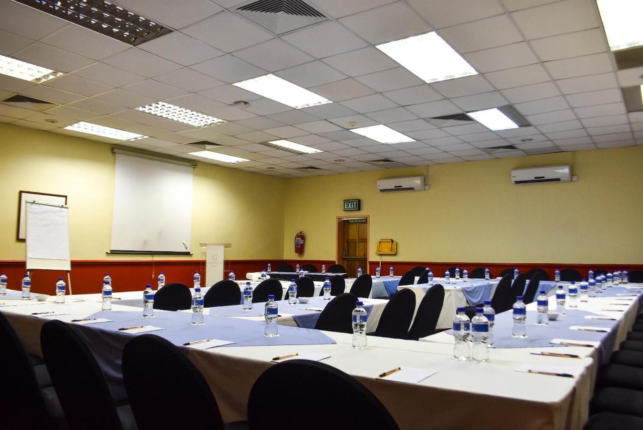 Cresta Botsalo Hotel Palapye Esterno foto